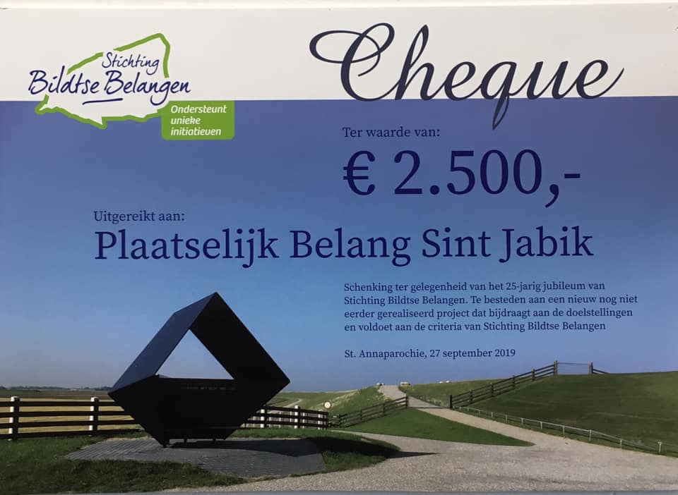 Plaatselijk belang St. Jabik ontvangt cheque