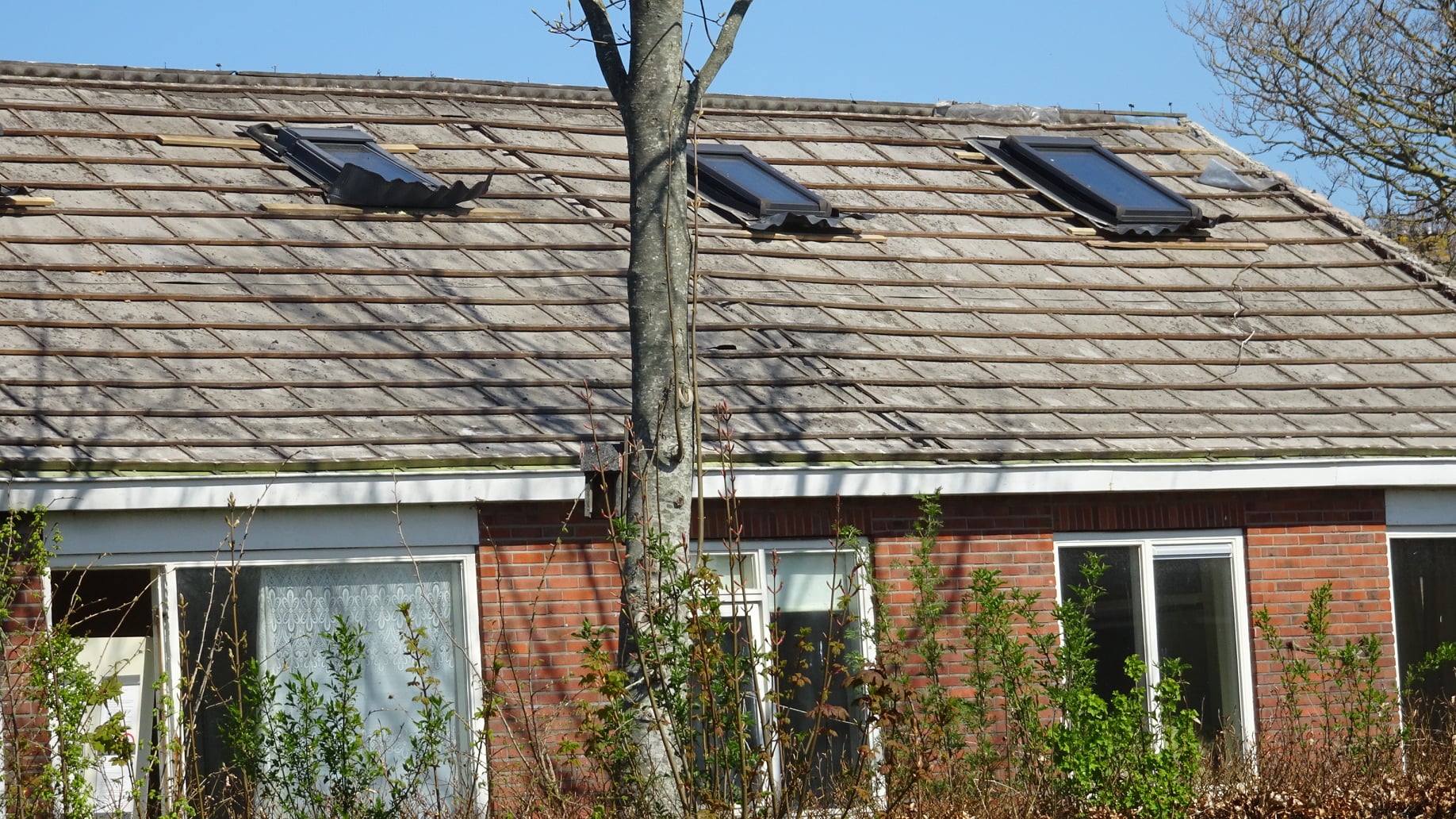 Voortgang afbraak huisjes aan de G. Veenhuizenstraat