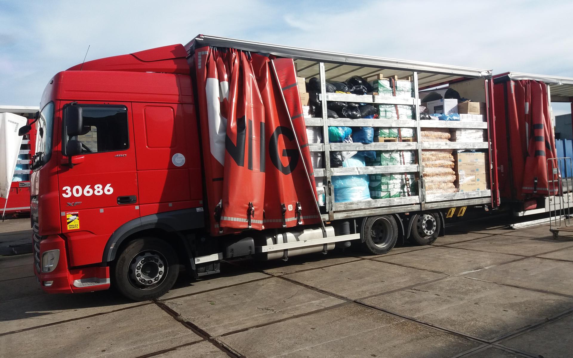 Drie vrachtwagencombinaties vol hulpgoederen rijden zondag vanuit Drachten naar Moldavië om de opvang van Oekraïners te ondersteunen