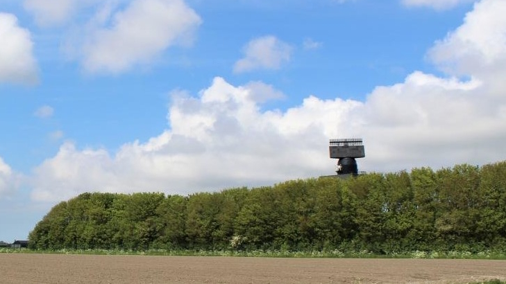 Radar Wier gaat op stil: Defensie bouwt koepel tegen geluidsoverlast