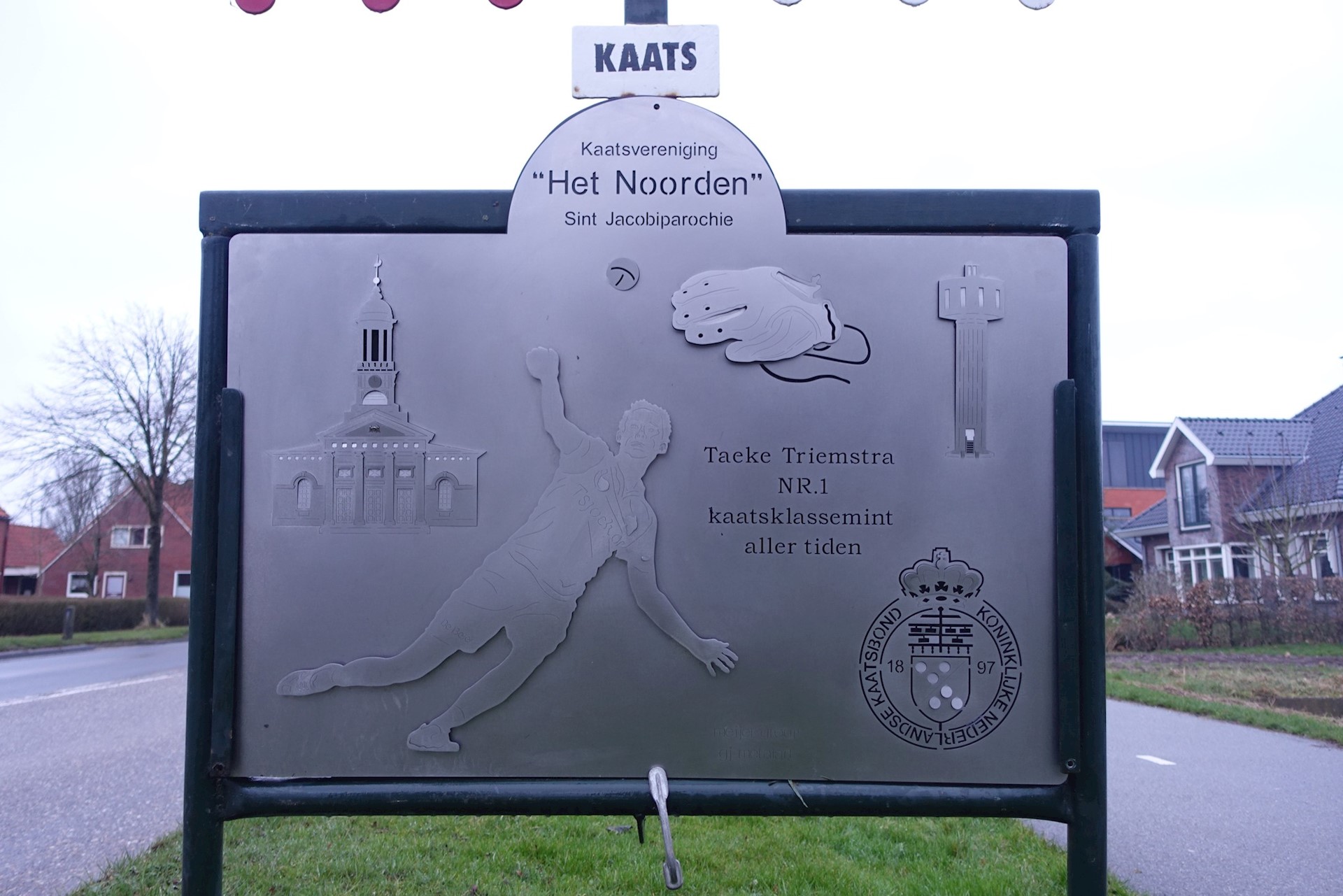 Metalen platen voor Teake Triemstra geplaatst